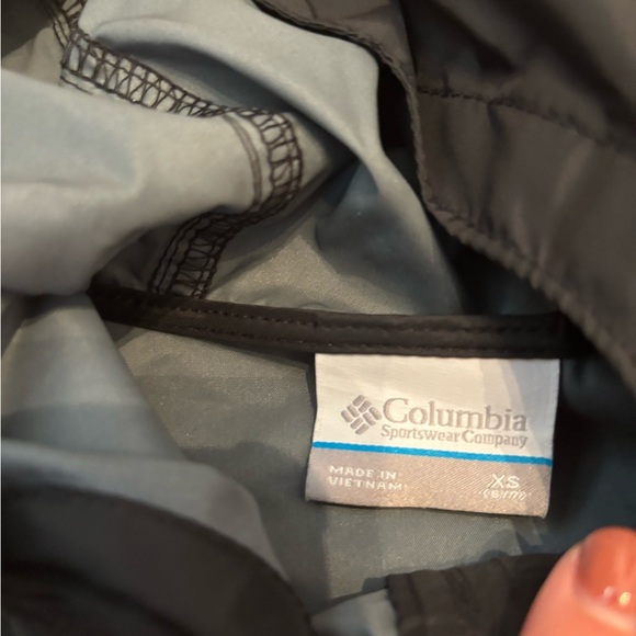 Columbia Kids Black Jacket Waterproof - Picture 2 of 3